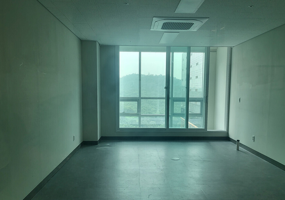 부동산 경기 침체로 비어 있는 한 사무실 모습. (사진=투데이1DB)
