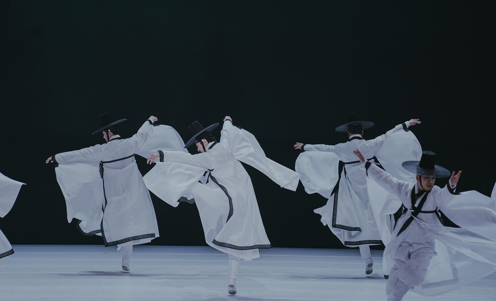 경기도무용단, 민간인통제구역서 헌정공연 선보여