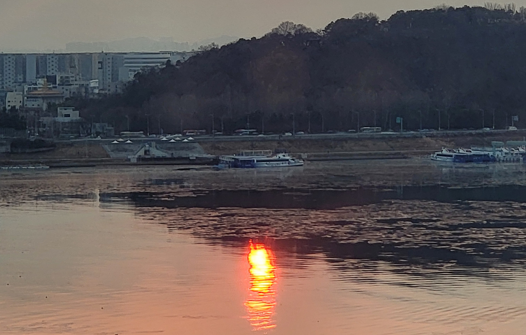 한강물도 얼은 한파