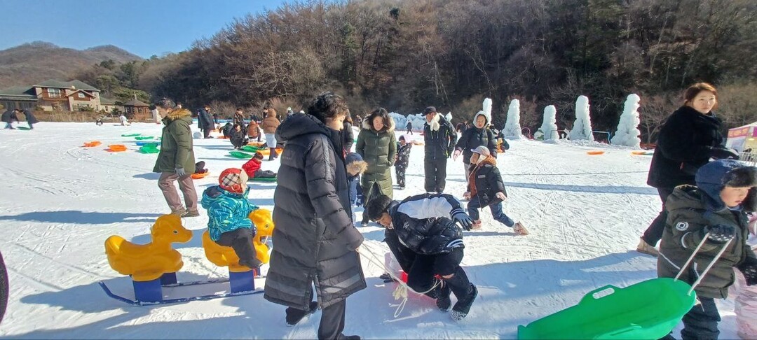 법원리 초리골 눈썰매장에 번진 웃음소리